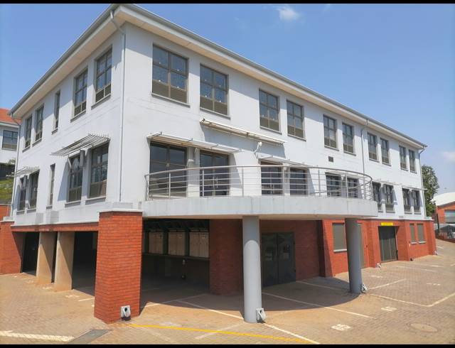 2,562M² OFFICE TO LET IN IRENE